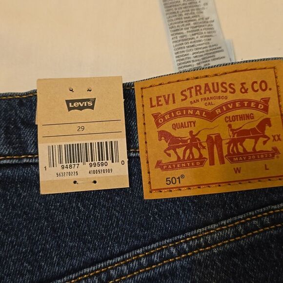 Levi’s Denim High Rise Blue Jean Shorts Women’s Sz 29 NWT!! - Picture 3 of 10